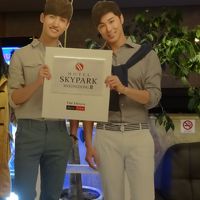 コインランドリーがある隣のスカイパーク２　ラウンジ