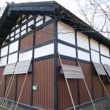 江戸時代の現存建築、御物頭御番所になります