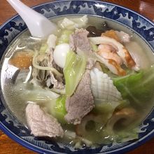 具だくさんのちゃんぽん！牡蠣入りで、とても美味しいです。