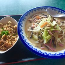 ちゃんぽんとハーフチャーハン