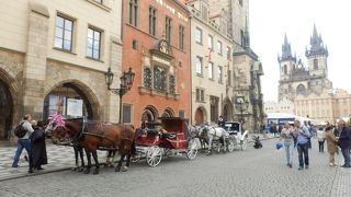 食も楽しめる広場