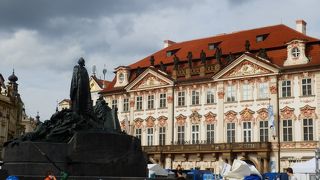 イベント用ステージが設置され、近づけなかった