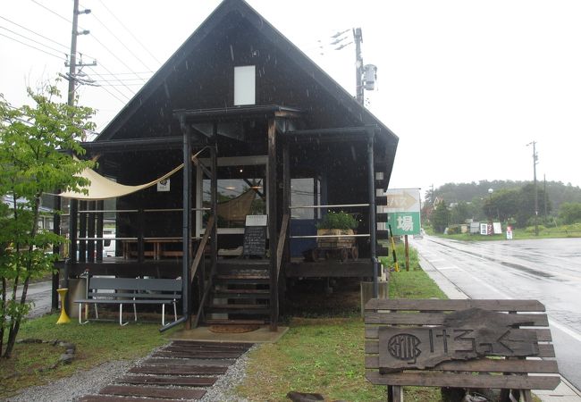 人気の自家製パン屋さん