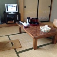 一般的な和室。角部屋だから明るい