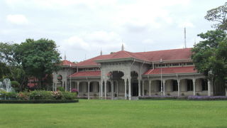 中国人観光客でごった返し