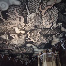 法堂の『双龍図』