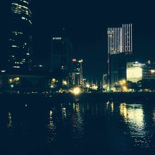 川からの夜景