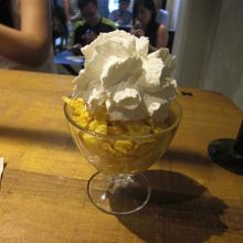 マンゴーパフェ