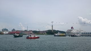 セントーサの入口の大型ショッピングモール！