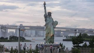 お台場に建つ自由の女神