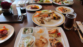 ランチブッフェはおすすめです。