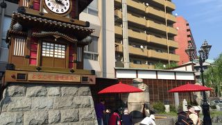 道後温泉駅前の無料の足湯