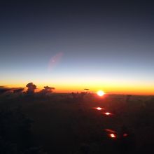 タイミングよく機内からのサンライズ光景