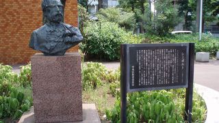 蘭学発展に大きく貢献した胸像があります～