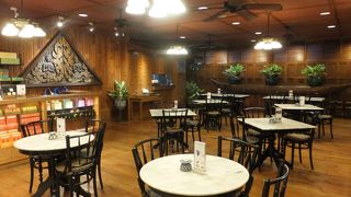 ジムトンプソン本店でゆったりとランチをいただく