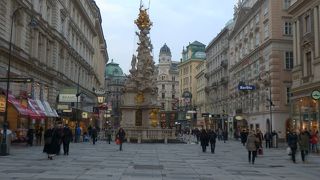 街中にあります