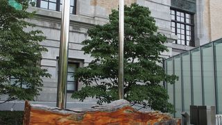 とにかく建物がすてきな図書館です