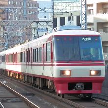 置き換え対象となりそうな８０００系。