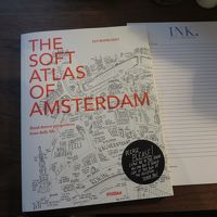 アムステルダムのタウンマップが書かれた本