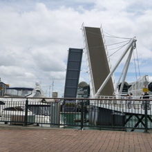 丁度あがった跳ね橋