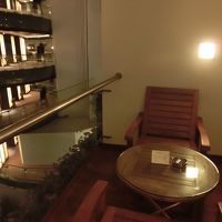 全室、屋内ガーデンが見えるバルコニー付き