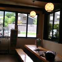 ロビー。外国人が多く宿泊するため英語の案内がありました