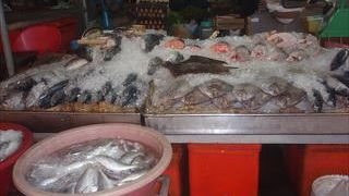 地元の人たちでにぎわってます