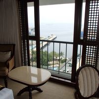 室内より（11階）よりマニラ湾を望む