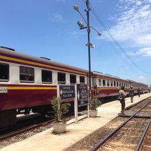 アユタヤ駅到着時に帰りの時刻表もチェックしましょう！