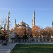 朝はほとんど観光客がいません