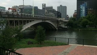 歴史のある橋です