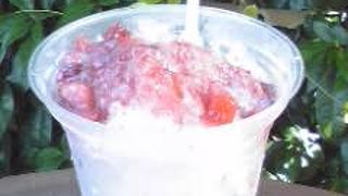 シェイブアイス：ストロベリーミルク