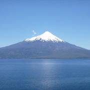 富士山に似たオソルノ山