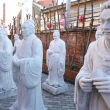 ヒゲも表情も、みんな違います。