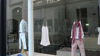 無料バスあり。