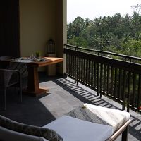 デイベッドのあるテラス。こちらで食事もOK