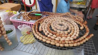 狭いけどサンデーマーケットより好きかも！