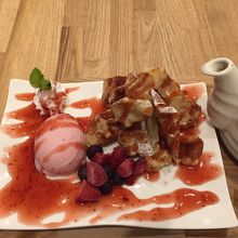 イチゴのワッフル🎶