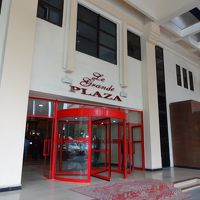 入ってすぐ広いロビーがあります