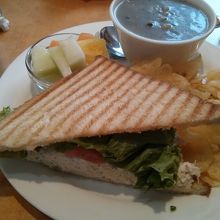 おなかいっぱ〜い