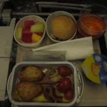 サンフランシスコ便機内食２。2種類から選べる。