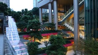 素晴らしいビルだと思いますが…。