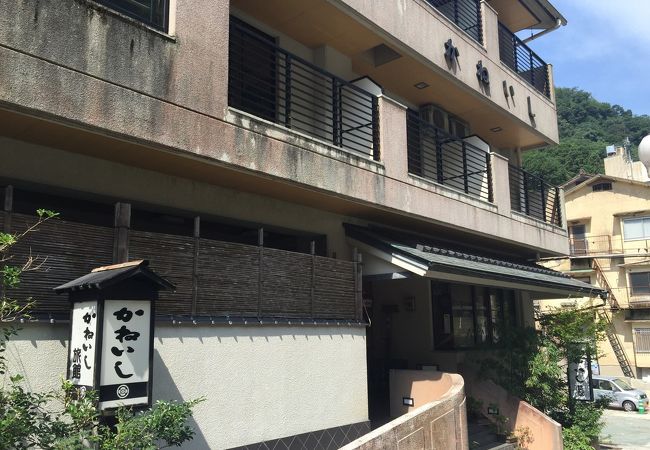 杖立温泉 川のせせらぎの宿 旅館かねいし