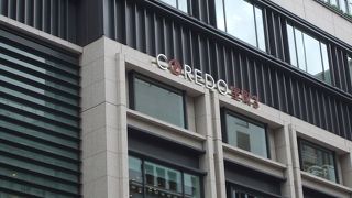 入場無料でアーティストの個展が見られる