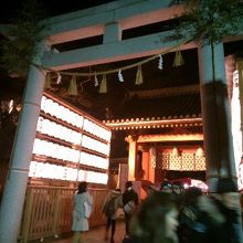 ちょうちんが並ぶ