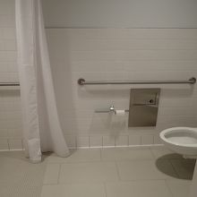 シャワースペースが異常に狭い