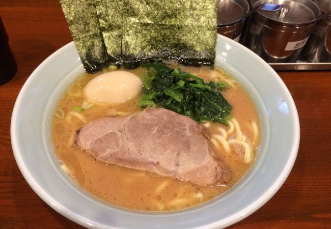 典型的な家系ラーメン