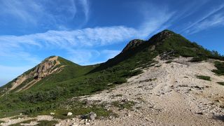 夏沢峠から東天狗、西天狗に続く稜線歩きがお薦めです。