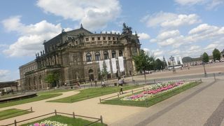 オフシーズンは外からながめるだけ