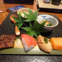 鰻、トマトの寿司、魚、人参もち